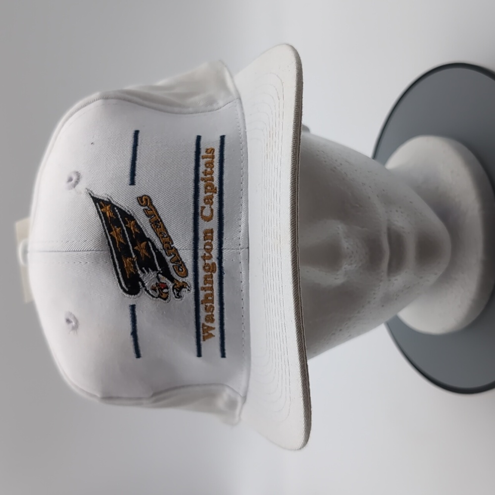The Game| NWT Vintage MLB Washington Capitals White Sports Cap Snap Back